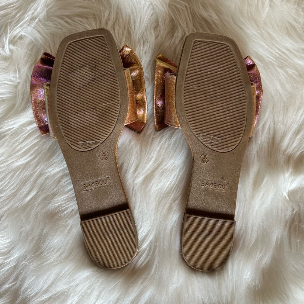 Like New - BAMBOO Iridescent Bow Sandals, Size 8 - Picture 3 of 3
